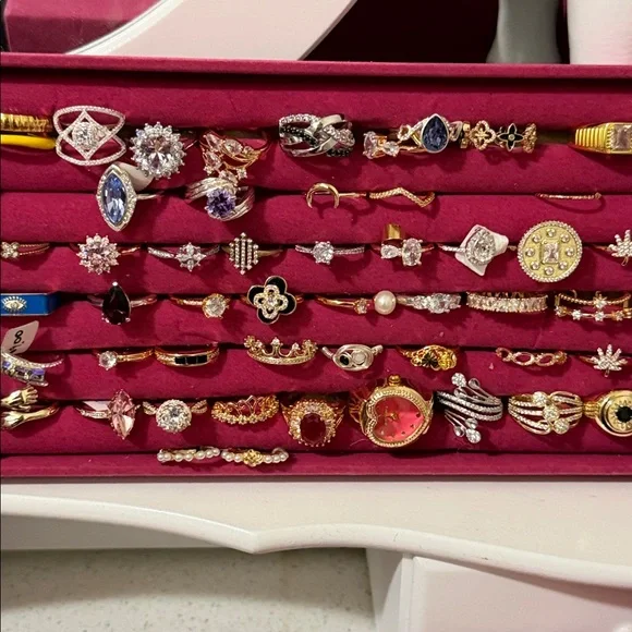 Unlisted items Assorted Jewelry Collection in Pink Organizer
Join live to grab - Picture 6 of 9